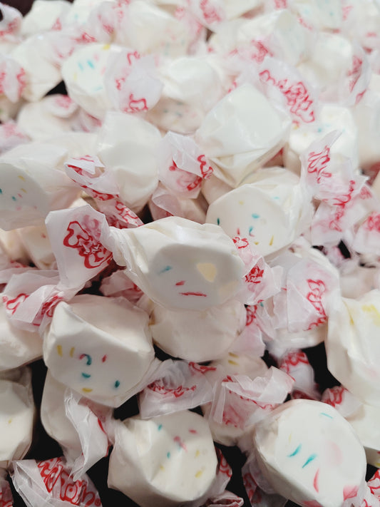 Taffy Town Birthday Cake 90g